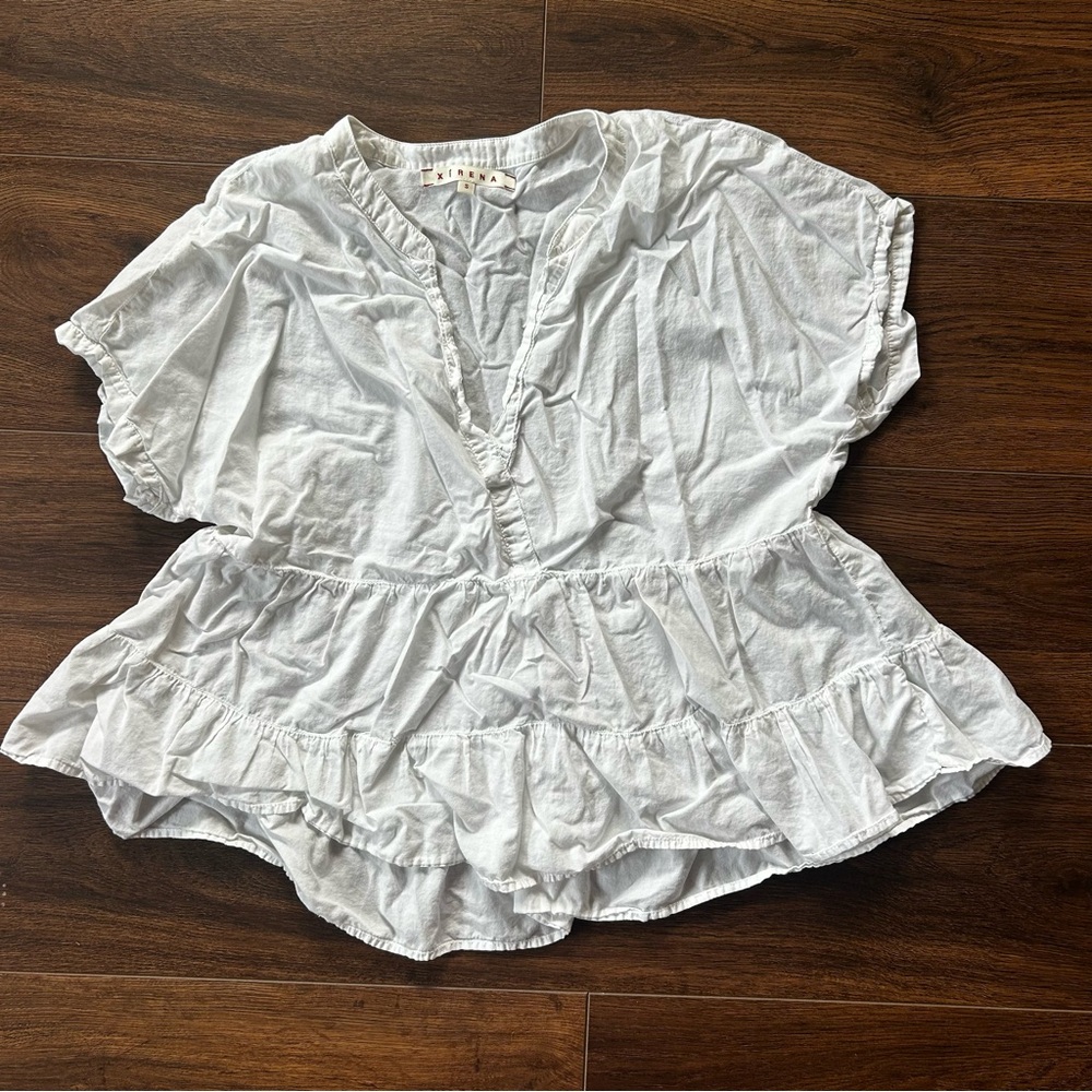 Xirena tiered poppy top in white | size small